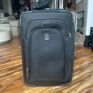 Travel pro expandable black two wheel rolling carry-on